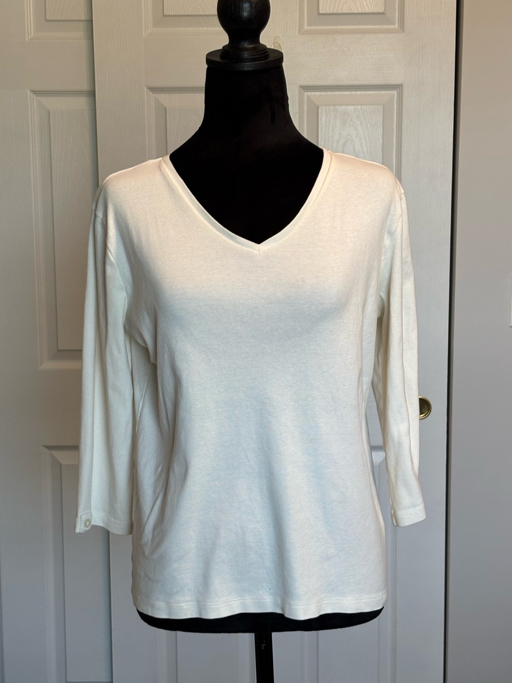 Anne Klein Sport Off White Cream V-Neck Long Sleeve T shirt Women’s Size Large